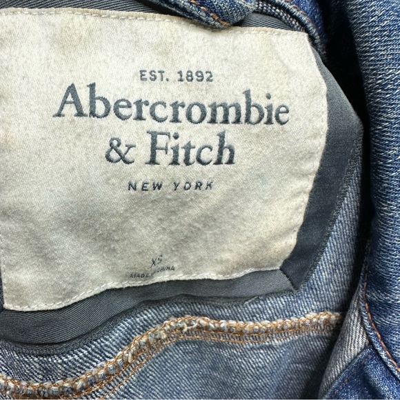 Abercrombie & Fitch Jean Jacket 🤍 - Picture 2 of 2